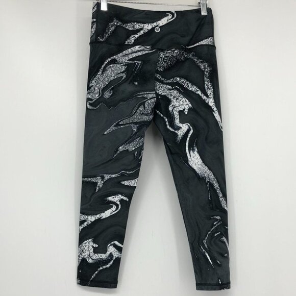 Silver Icing black and grey marble swirl cropped athletic leggings - Picture 13 of 13